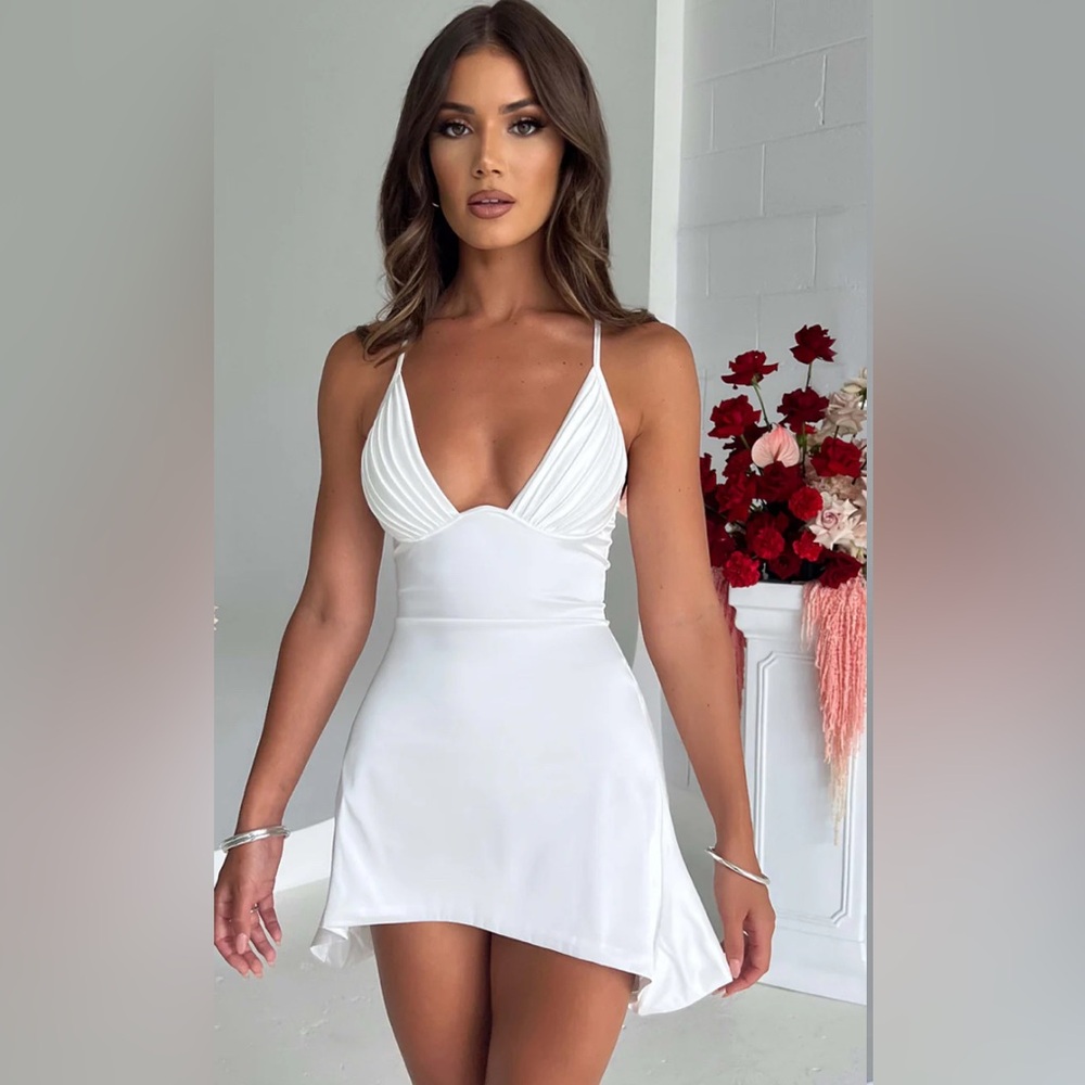 Elegant White Mini Dress